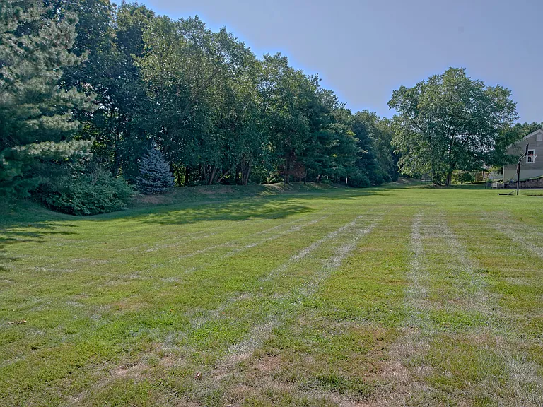 15 Milestone Rd — Photo 14