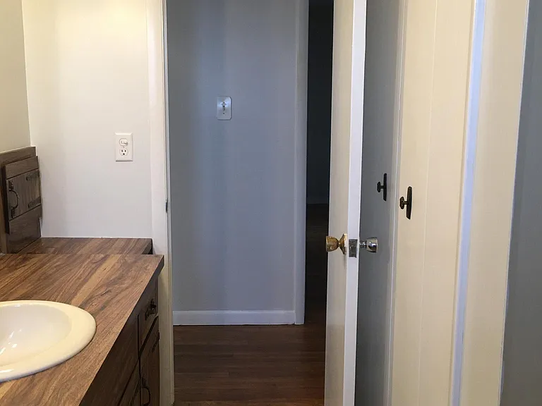 5260 Daniels Dr — Photo 21