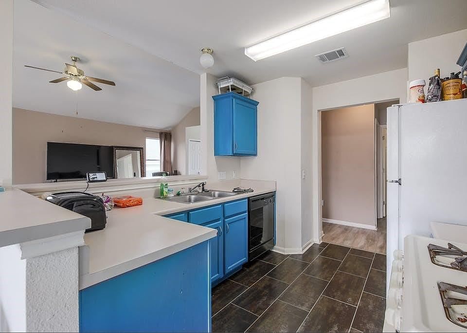 1st image of 7324 Colony Park Dr
