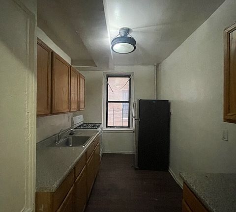 3rd image of 3165 Decatur Ave #6