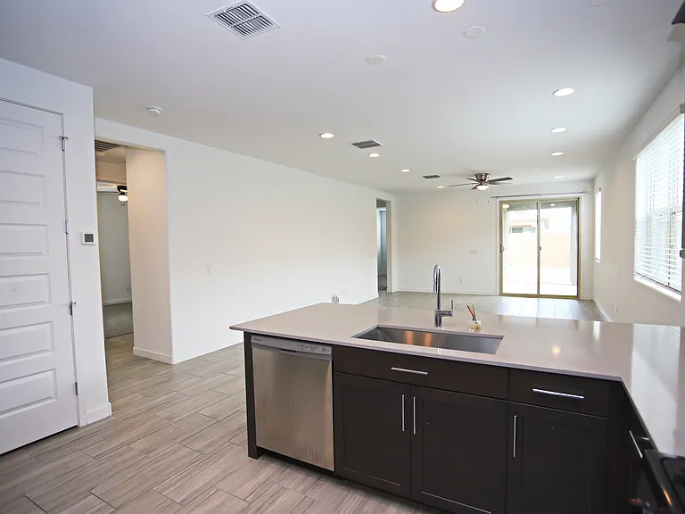 2250 E Kelly Dr — Photo 10