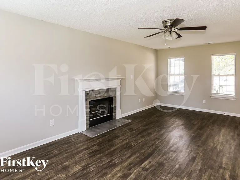 4852 Asherton Pl NW — Photo 4
