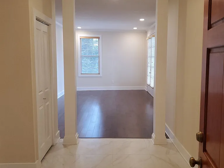 149 Peachtree Cir NE #19 — Photo 9