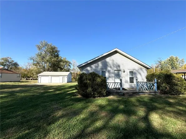 2609 Green Valley Rd, Saint Joseph, MO 64505