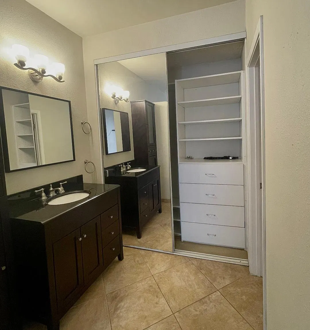 2 bed, 1071 sqft, $3,800 — Photo 2