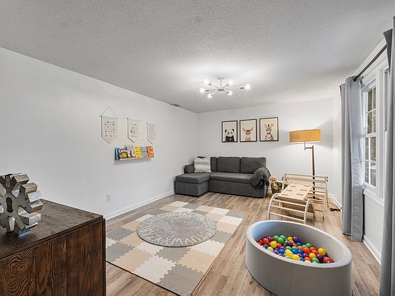 5th image of 4004 Oakhurst Dr