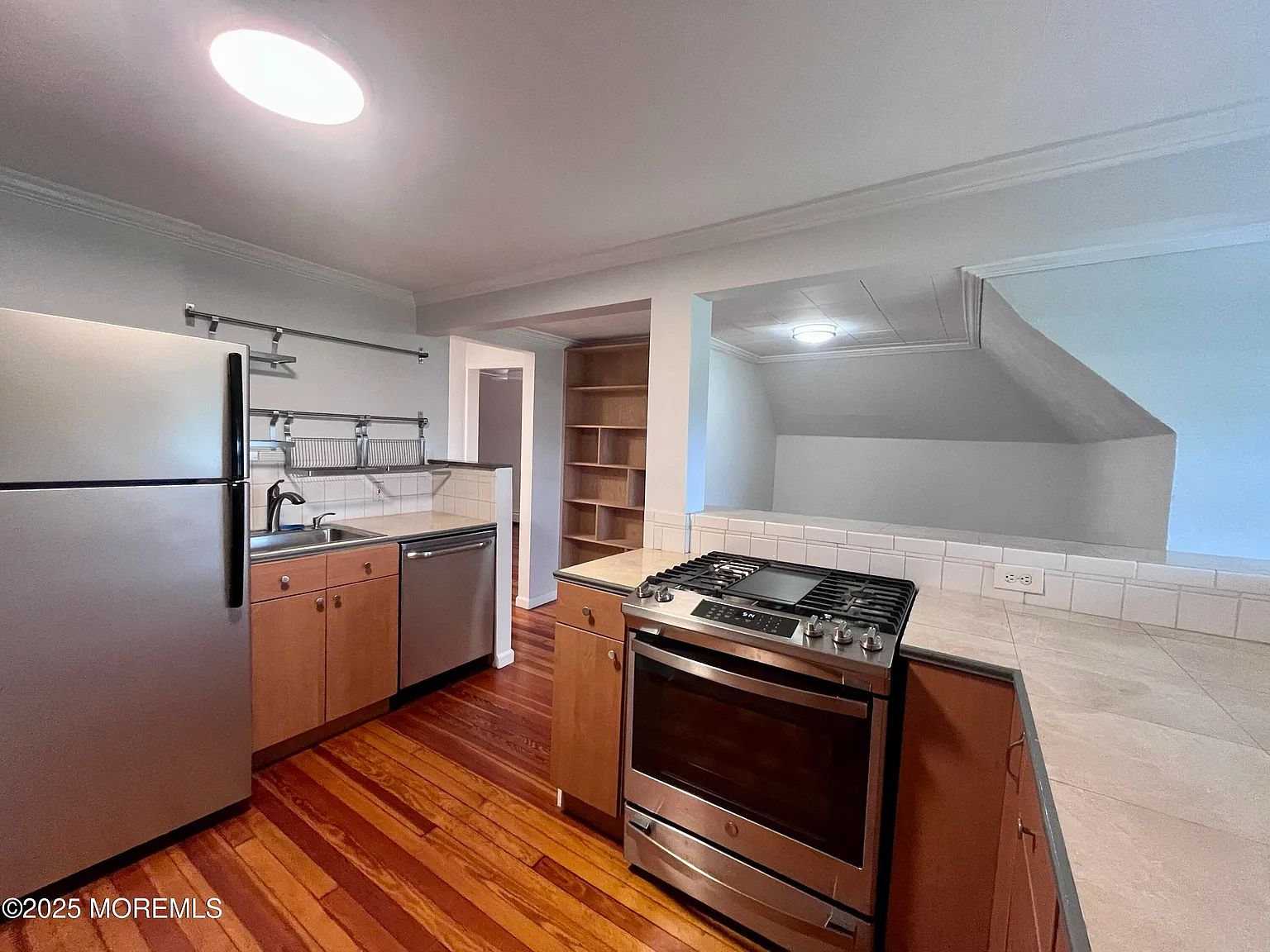 1 bed, 2006 sqft, $2,150 — Photo 3