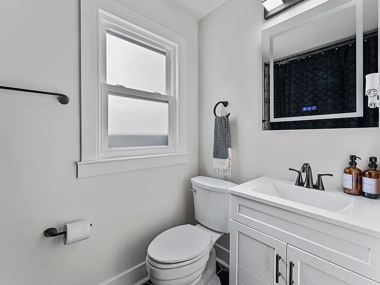 5503 Jay St NE — Photo 3