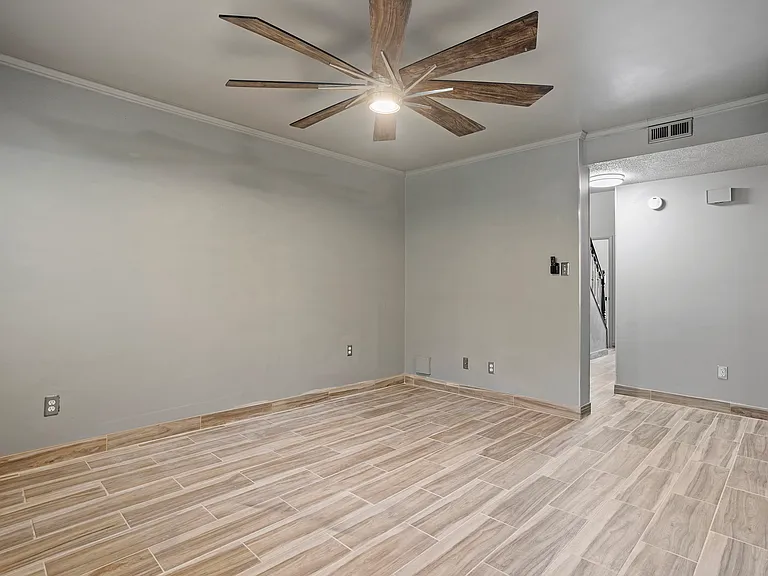 602 Dylan Ct — Photo 9