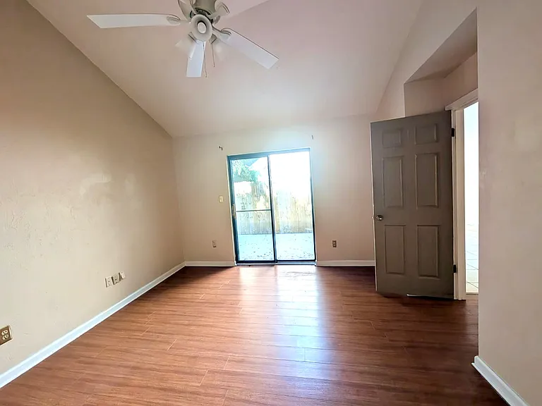 1736 Augustine Pl — Photo 8