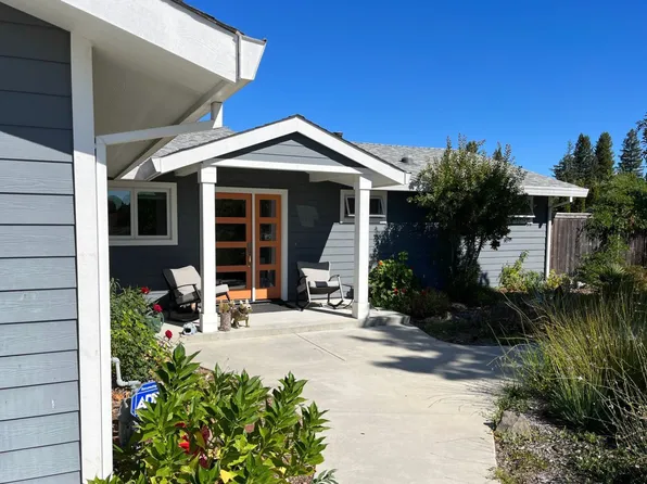 8950 Ross Station Rd, Sebastopol, CA 95472