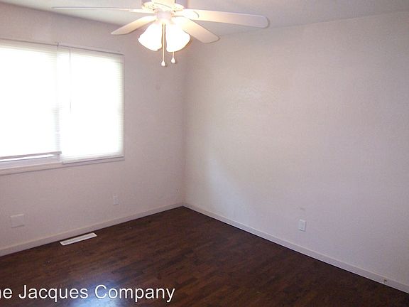 3rd image of 189 Sunflower Cir