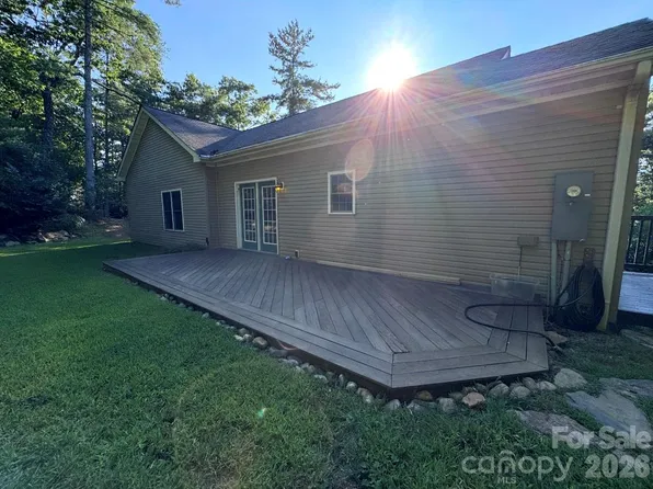 1886 Old Linville Rd, Marion, NC 28752