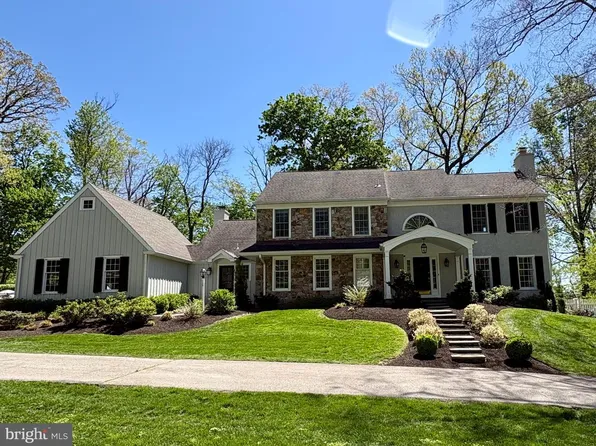 725 S Roberts Rd, Bryn Mawr, PA 19010