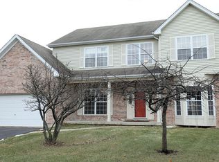 209 Midway Ct, Crystal Lake, IL 60012