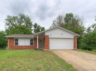 608 W 29th St, Sand Springs, OK 74063