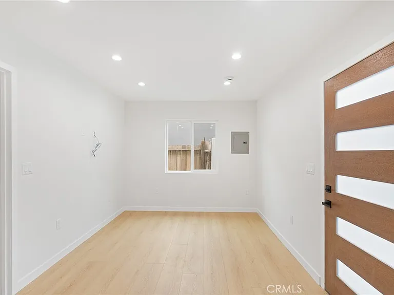 22609 1/2 Mariano St — Photo 9