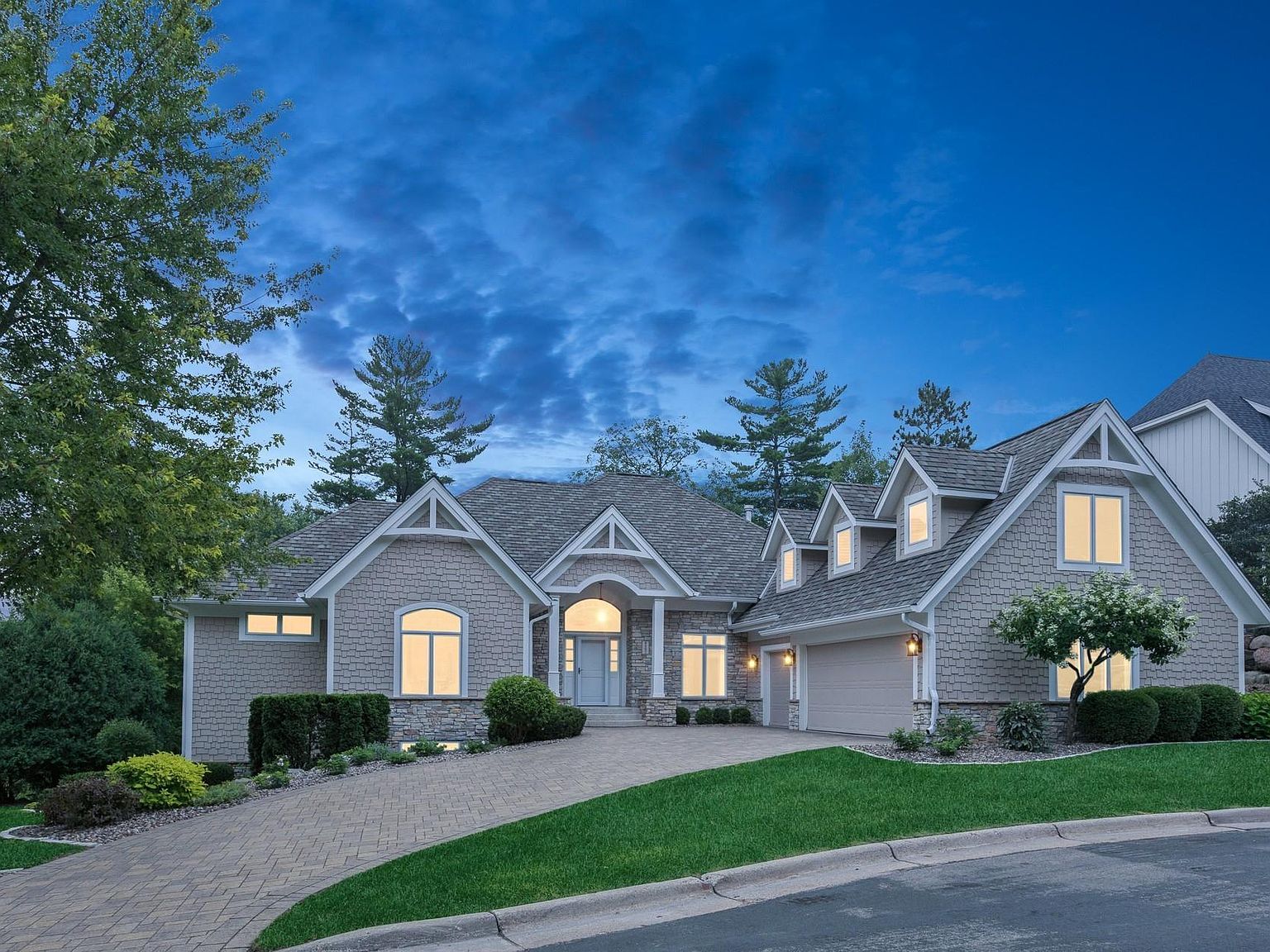 8967 Mariabo Cir, Bloomington, MN 55438 | Zillow