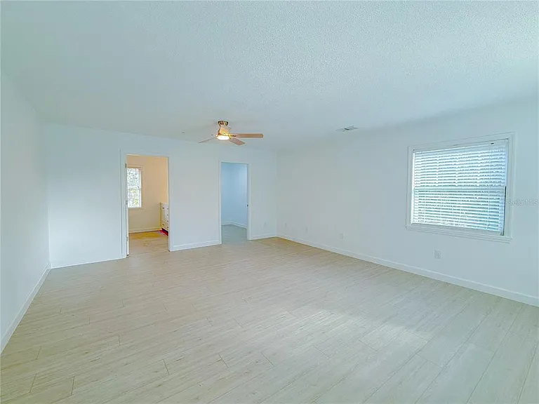 2827 Sanctuary Ln — Photo 40