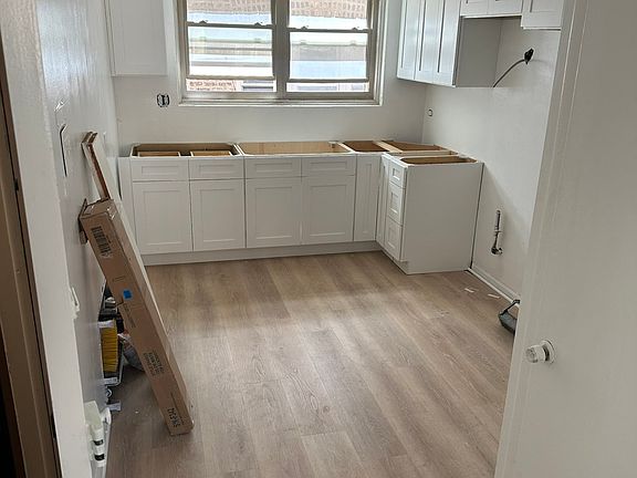 4th image of 5620 N Kimball Ave #B1