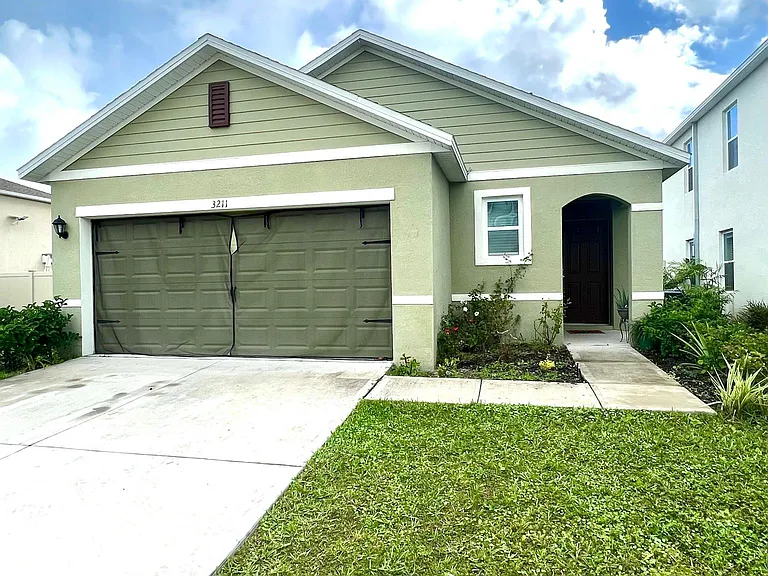 3211 Surfbird St — Photo 1