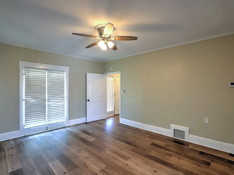 811 E Chapman Ave — Photo 13