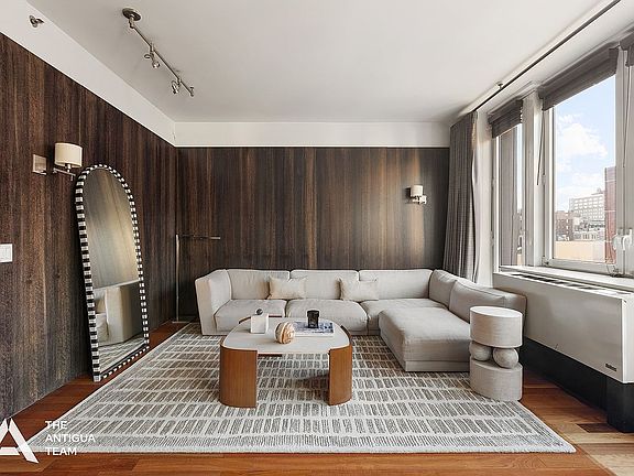 3rd image of 125 W 21st St APT 12A