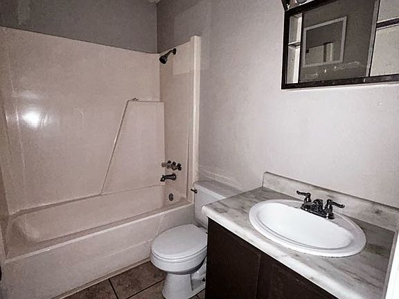 3rd image of 513 Tammy Lynn Dr #4