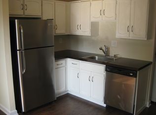 1180 Dublin Pl, Herndon, VA 20170