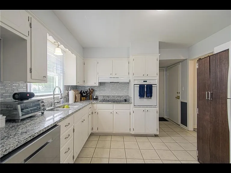 9617 Eby St — Photo 21