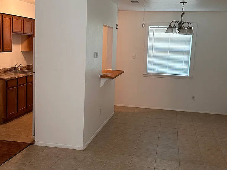3815 Mehalia Dr — Photo 2