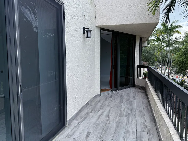730 Coral Way #302 — Photo 7