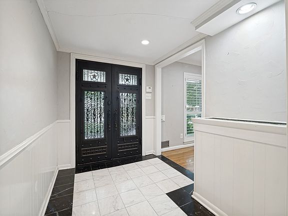 3rd image of 10216 Plummer Dr