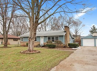 7764 Fairlawn Ave, Jenison, MI 49428