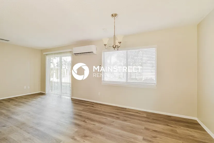 7 S Lake Pleasant Rd — Photo 4