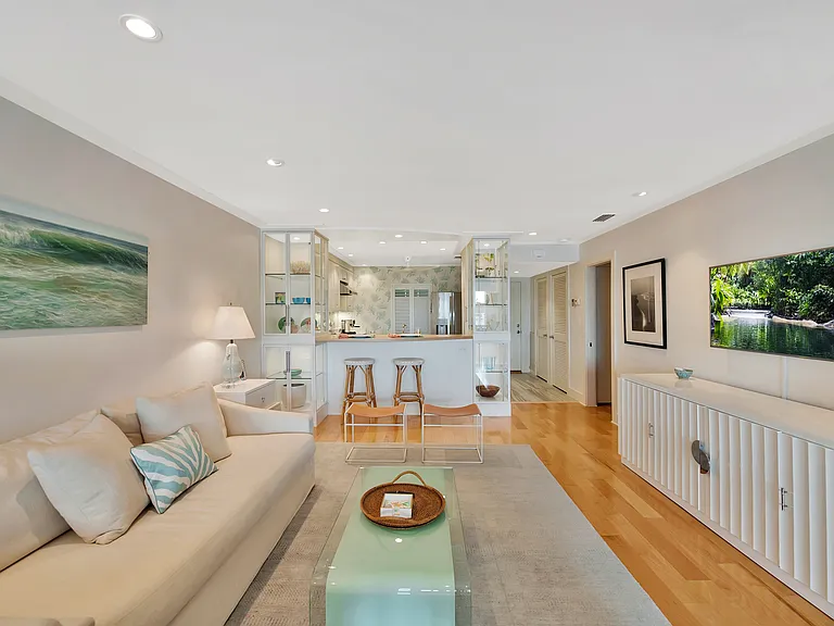 600 Riomar Dr #16 — Photo 9