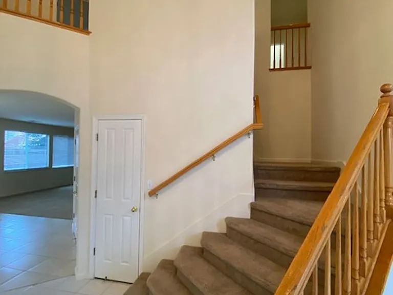 1257 Mercedes Dr — Photo 4