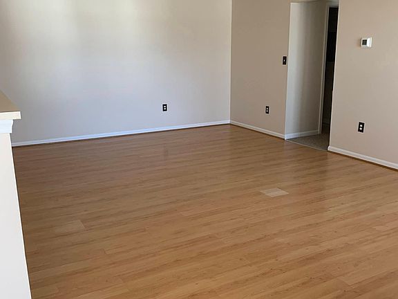 4th image of 613 Himes Ave APT 106