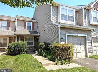 215 Sequoia Dr, Newtown, PA 18940