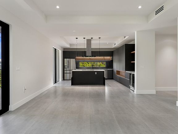 5th image of 20 Coral Dr