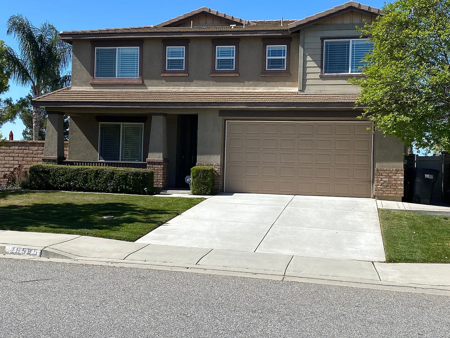 Executive Pool Home In Menifee - Available! — Photo 2