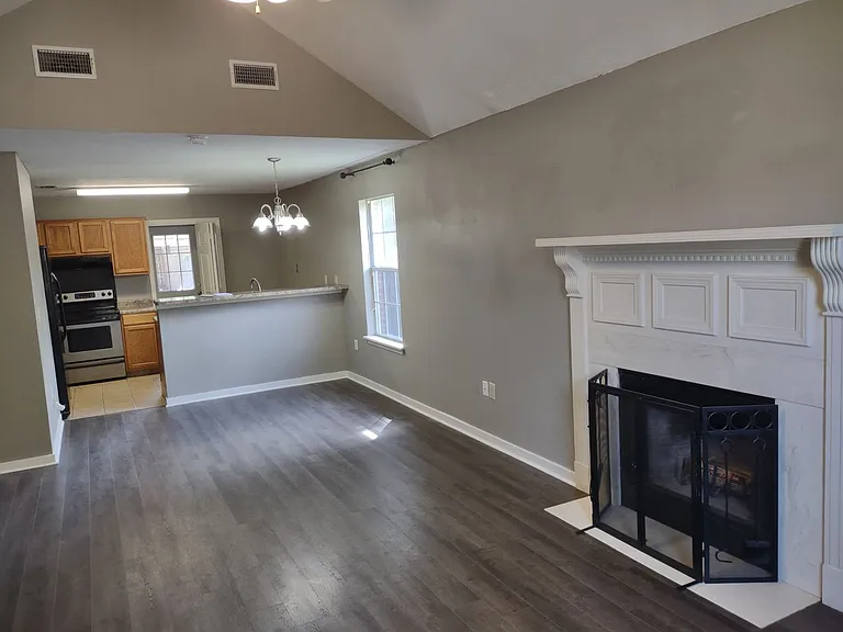 1204 Barnett Bend Cir — Photo 6