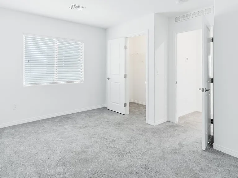 638 Great River Ave — Photo 23