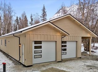 6055 River View Dr, Palmer, AK 99645