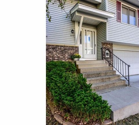 2nd image of 611 Evergreen Dr