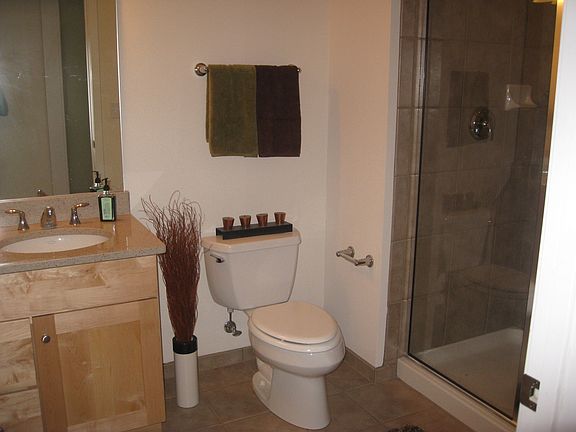 4th image of 24 W Station St Unit 201
