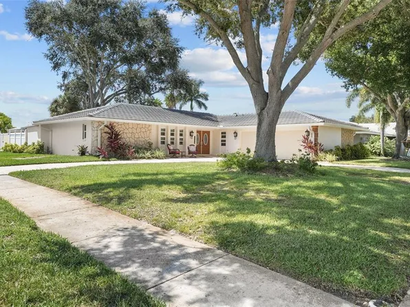 11174 Regal Ln, Largo, FL 33774