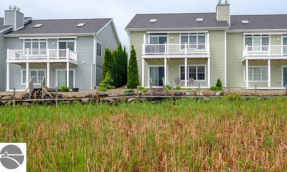 3rd image of 2820 W Shore Dr #B
