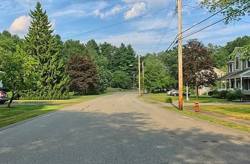 2nd image of 3 Susan Dr