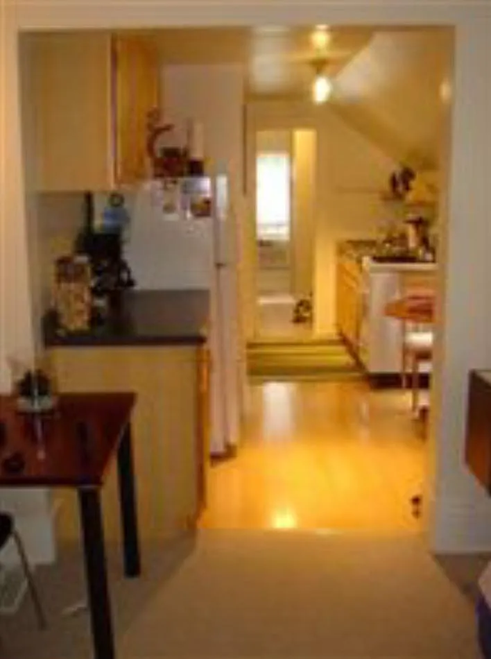 247 Charles Ave SE — Photo 3